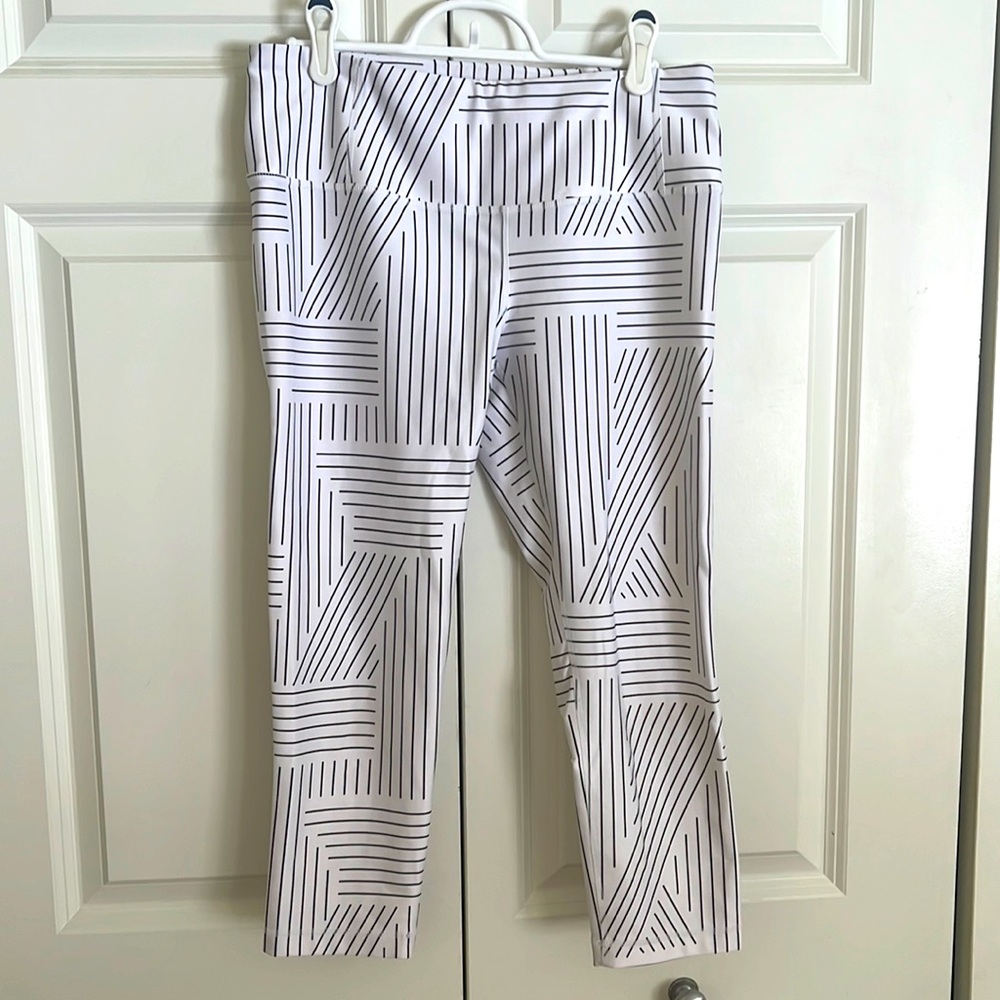 MPG Cropped leggings geometric pattern print - white and black Medium
